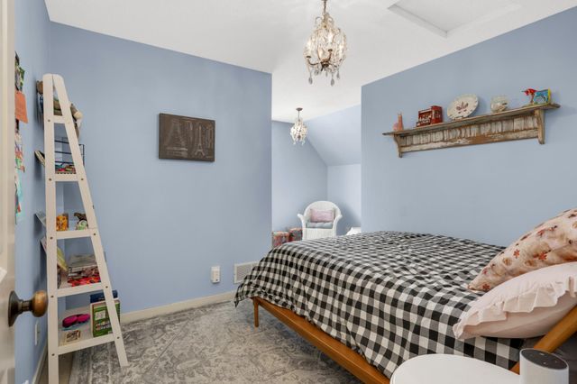 15782 Cobblestone Lake Parkway, Apple Valley, MN 55124