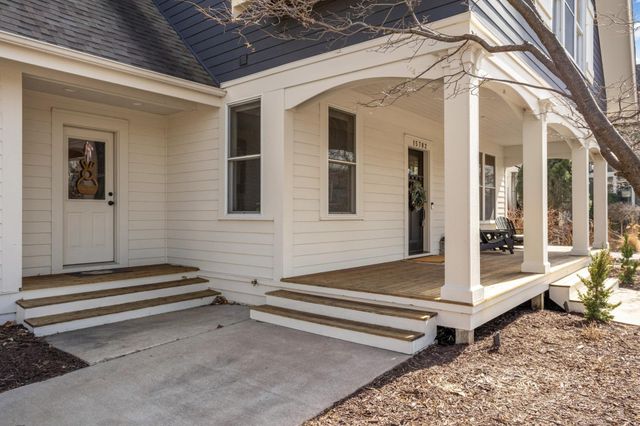 15782 Cobblestone Lake Parkway, Apple Valley, MN 55124