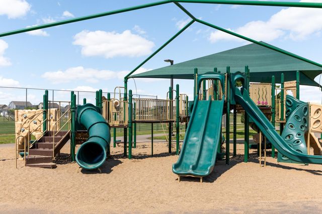 15782 Cobblestone Lake Parkway, Apple Valley, MN 55124