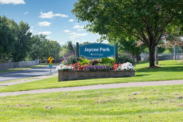 15782 Cobblestone Lake Parkway, Apple Valley, MN 55124