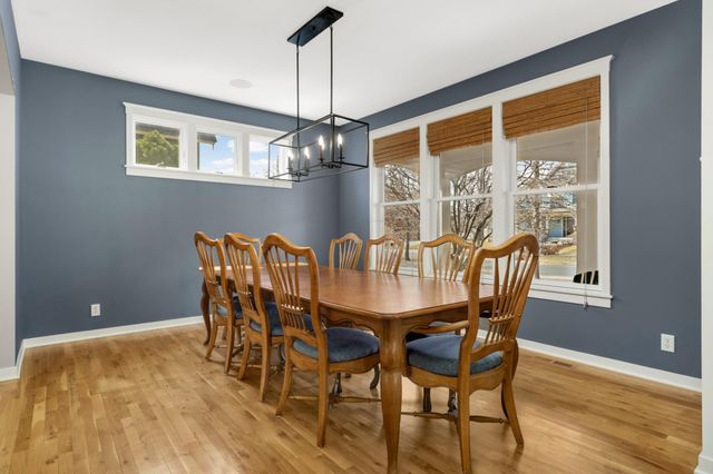 15782 Cobblestone Lake Parkway, Apple Valley, MN 55124