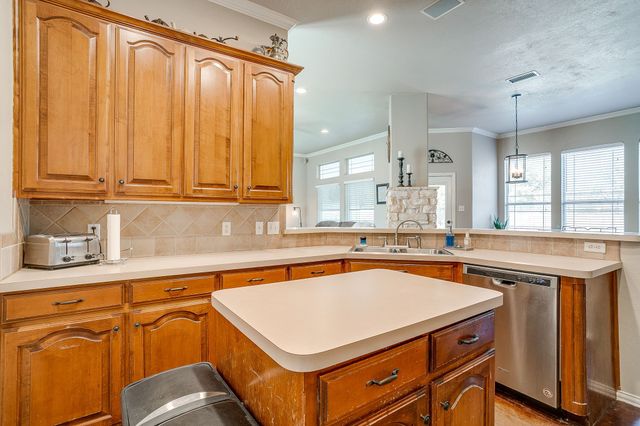 1125 Starling Court, Burleson, TX 76028