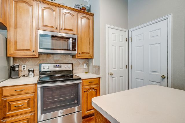 1125 Starling Court, Burleson, TX 76028