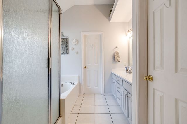 1125 Starling Court, Burleson, TX 76028