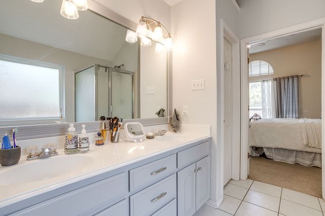 1125 Starling Court, Burleson, TX 76028