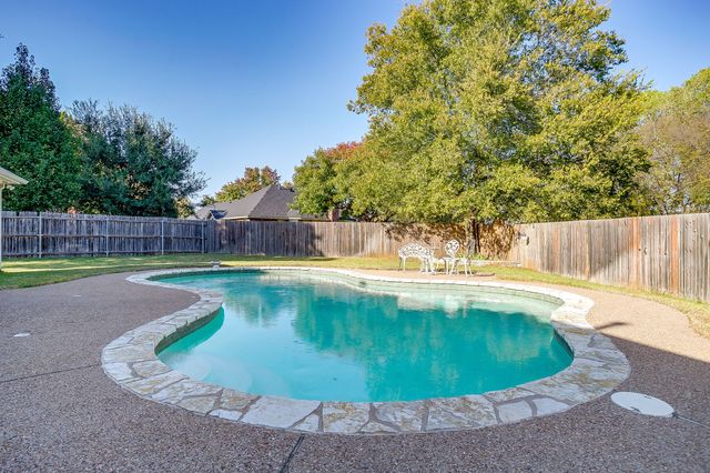 1125 Starling Court, Burleson, TX 76028