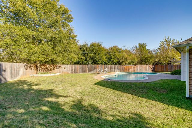 1125 Starling Court, Burleson, TX 76028