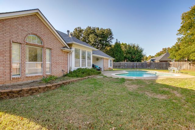 1125 Starling Court, Burleson, TX 76028