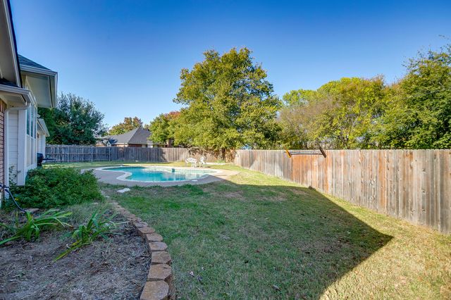 1125 Starling Court, Burleson, TX 76028