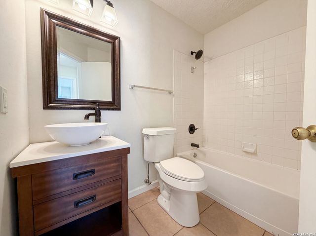 6906 Heron, Converse, TX 78109