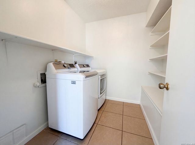 6906 Heron, Converse, TX 78109