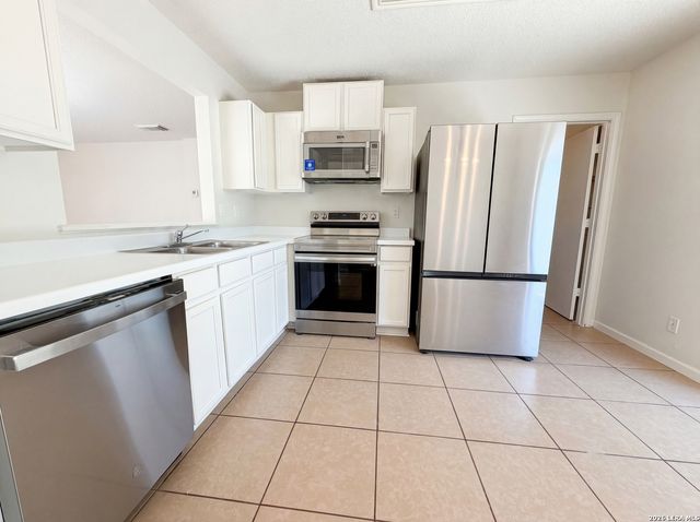 6906 Heron, Converse, TX 78109