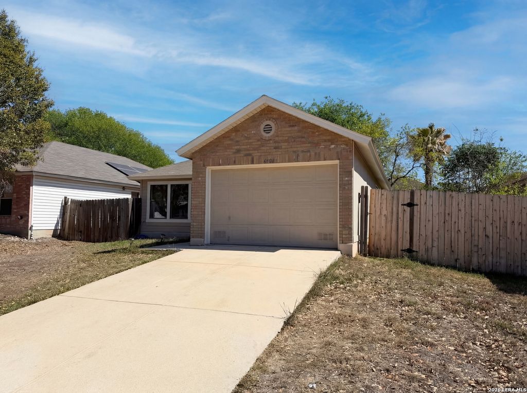 6906 Heron, Converse, TX 78109