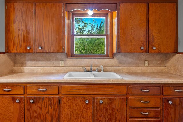 2615 W Johnson Street, Denison, TX 75020