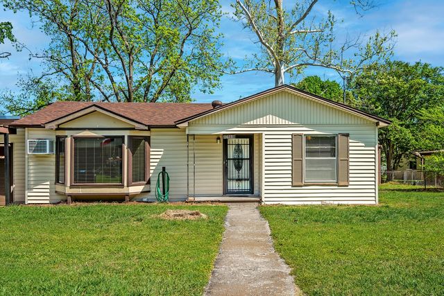 2615 W Johnson Street, Denison, TX 75020