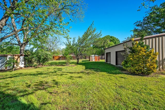 2615 W Johnson Street, Denison, TX 75020
