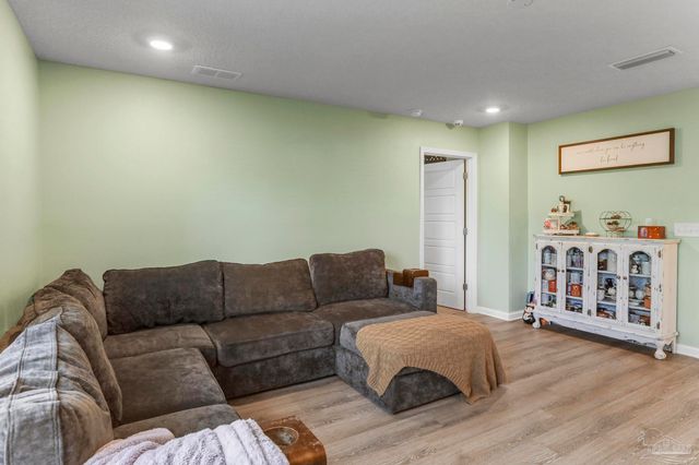 903 Lovebird Ct, Pensacola, FL 32534