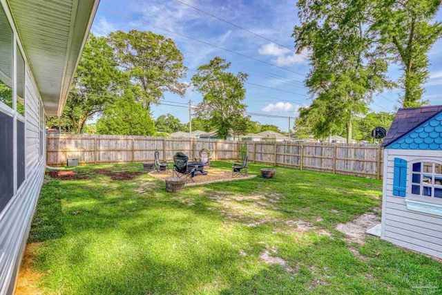 903 Lovebird Ct, Pensacola, FL 32534