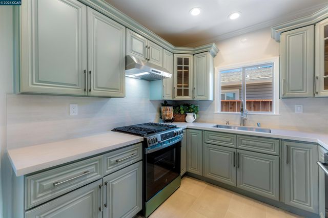 1243 Plaza Dr, Martinez, CA 94553