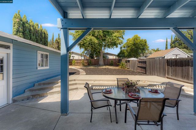 1243 Plaza Dr, Martinez, CA 94553