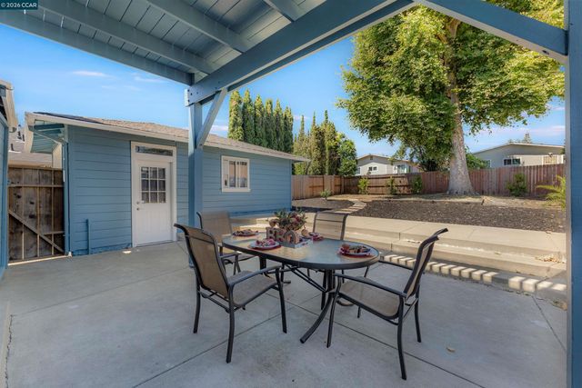 1243 Plaza Dr, Martinez, CA 94553