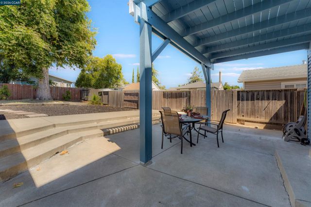 1243 Plaza Dr, Martinez, CA 94553