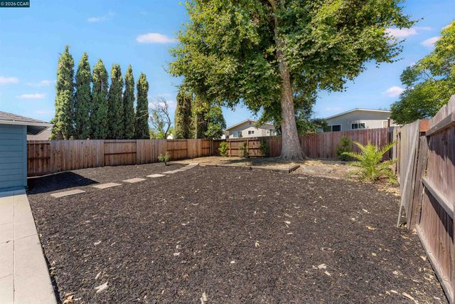 1243 Plaza Dr, Martinez, CA 94553