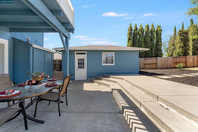 1243 Plaza Dr, Martinez, CA 94553
