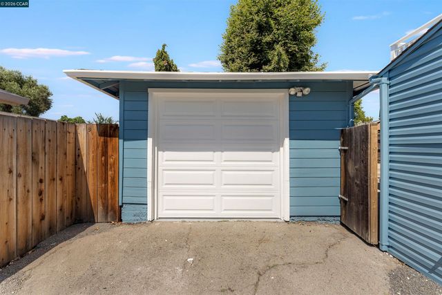 1243 Plaza Dr, Martinez, CA 94553