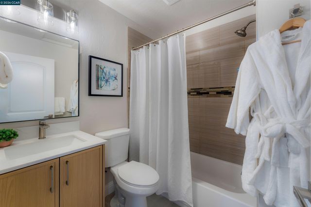1243 Plaza Dr, Martinez, CA 94553