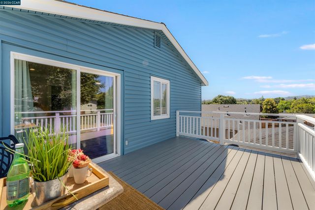 1243 Plaza Dr, Martinez, CA 94553
