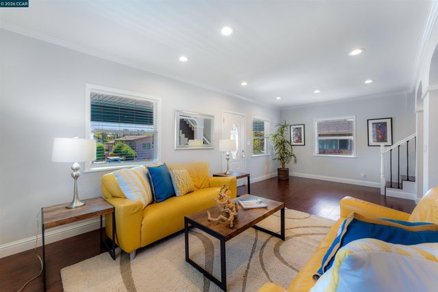 1243 Plaza Dr, Martinez, CA 94553