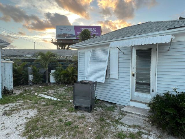 2843 Forest Hill Boulevard 7, West Palm Beach, FL 33406