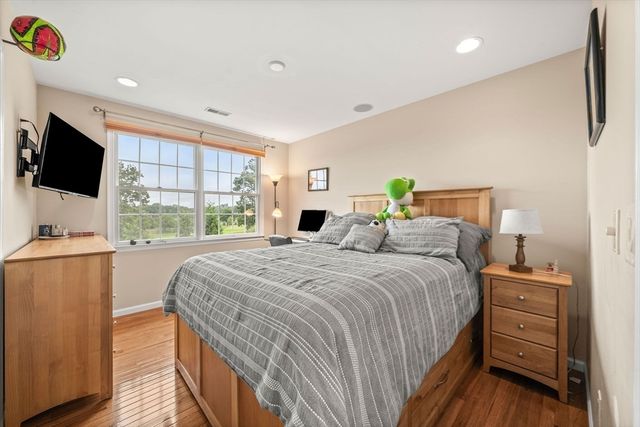 15 Fairways Ln, Methuen, MA 01844
