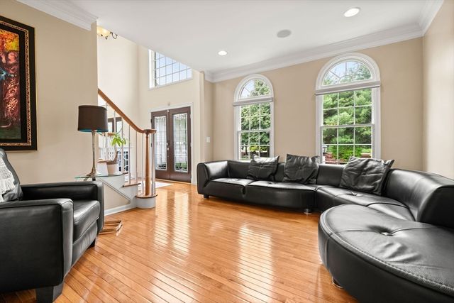 15 Fairways Ln, Methuen, MA 01844