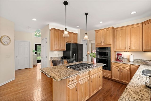 15 Fairways Ln, Methuen, MA 01844