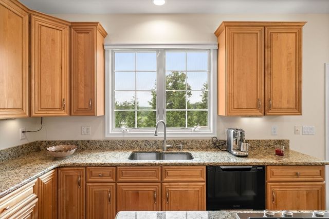 15 Fairways Ln, Methuen, MA 01844