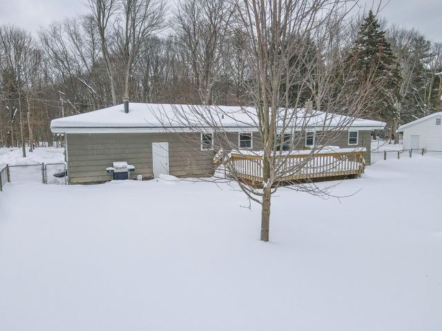5279 W Lakewood Road, Whitehall Twp, MI 49461