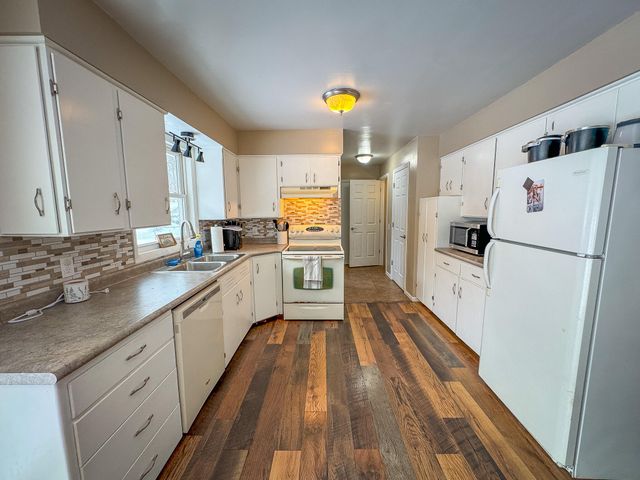 5279 W Lakewood Road, Whitehall Twp, MI 49461