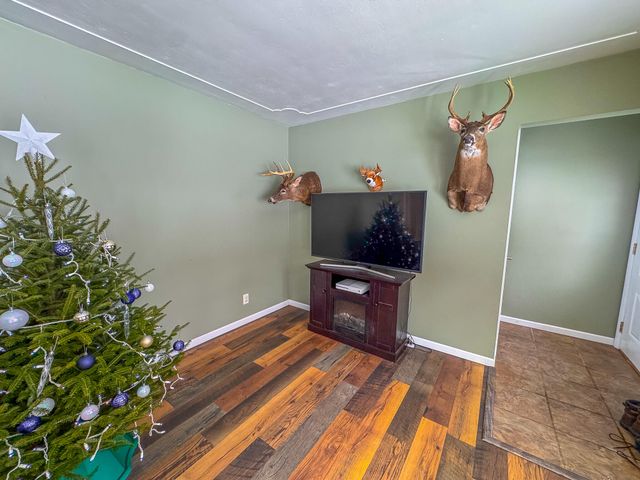 5279 W Lakewood Road, Whitehall Twp, MI 49461