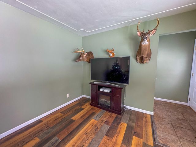 5279 W Lakewood Road, Whitehall Twp, MI 49461