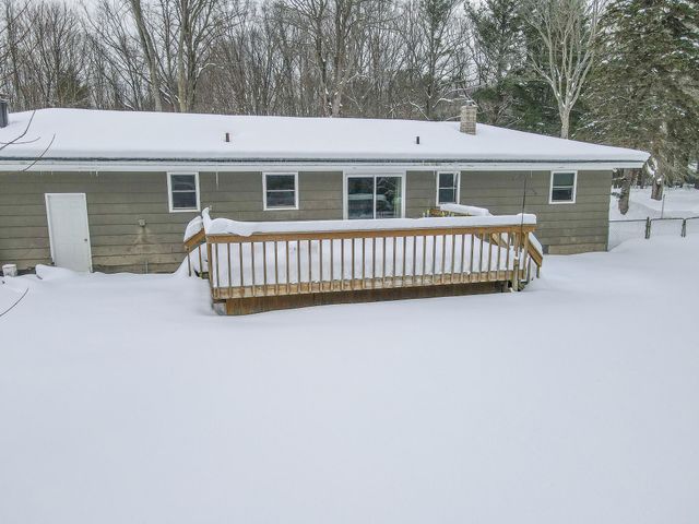 5279 W Lakewood Road, Whitehall Twp, MI 49461