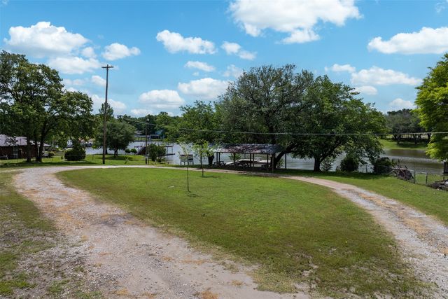 46 Kanakoa Drive, Tool, TX 75143