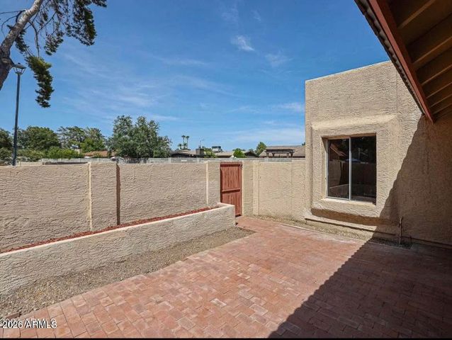 4122 W CALAVAR Road, Phoenix, AZ 85053