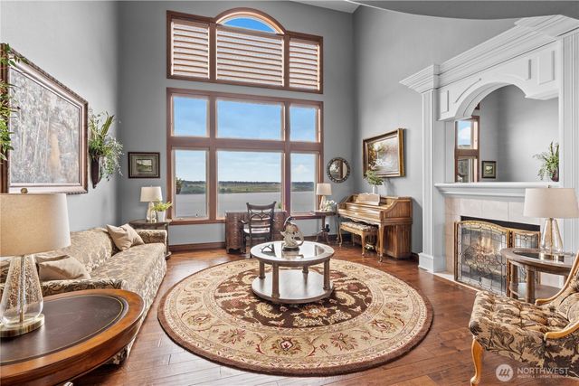 1551 13th Court, Fox Island, WA 98333