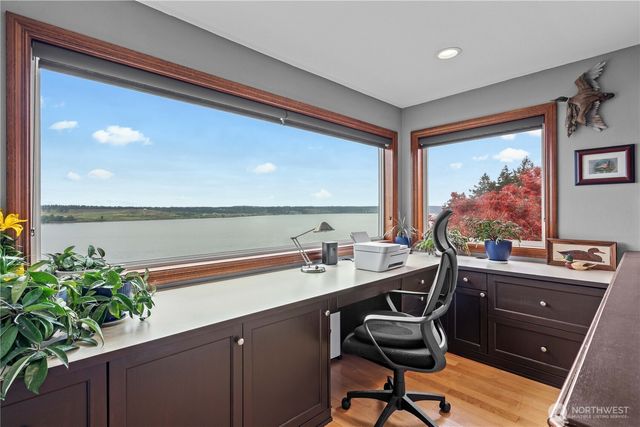 1551 13th Court, Fox Island, WA 98333