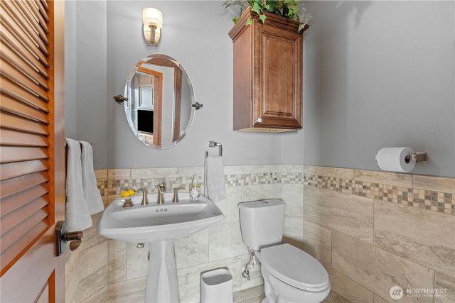 1551 13th Court, Fox Island, WA 98333