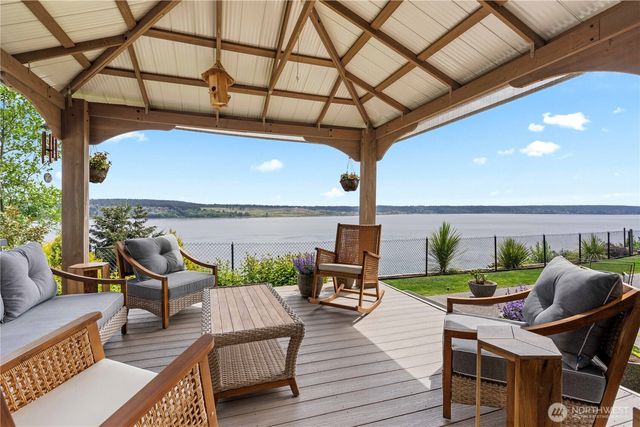 1551 13th Court, Fox Island, WA 98333