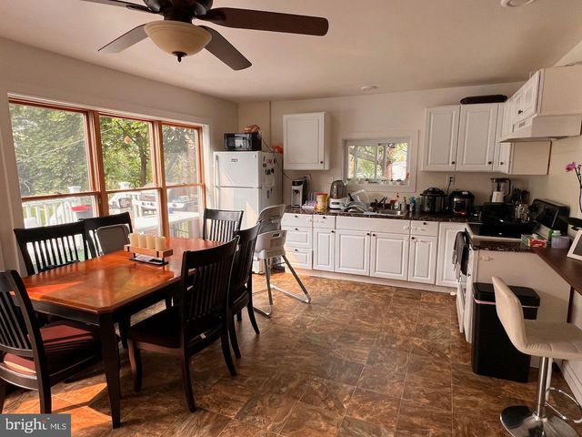 203 LINCOLN AVE, Ephrata, PA 17522