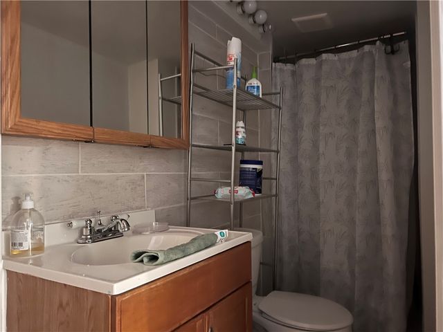 61 Pointview Rd, Brentwood, PA 15227